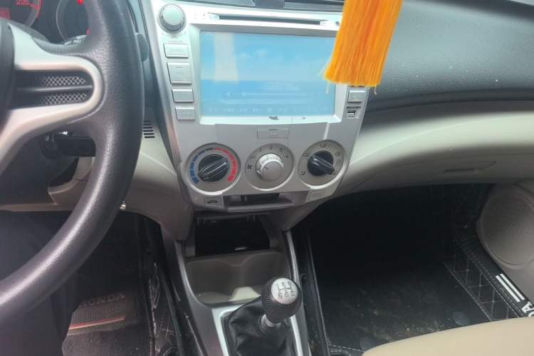 Used Honda City Classic 2011 1.5L Manual Elite Edition Audio And AC Panel