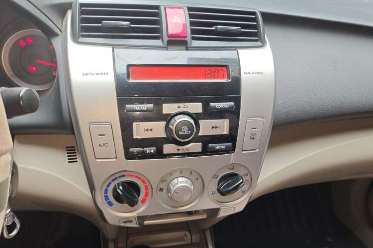 Used Honda City Classic 2011 1.5L Manual Elite Edition Audio And AC Panel
