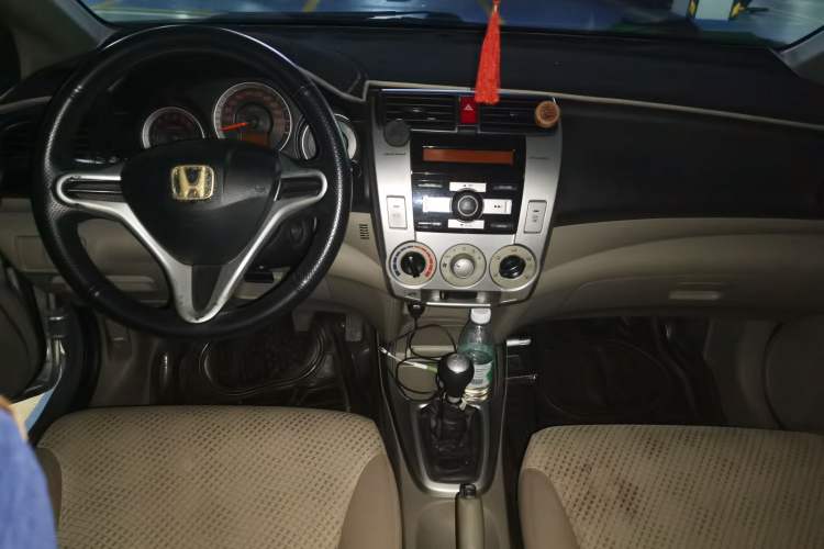 Used Honda City Classic 2011 1.5L Manual Elite Edition Center Console