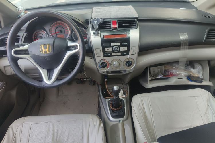 Used Honda City Classic 2011 1.5L Manual Elite Edition Center Console