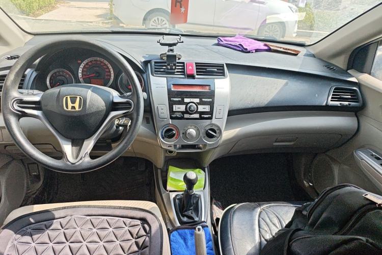 Used Honda City Classic 2011 1.5L Manual Elite Edition Center Console