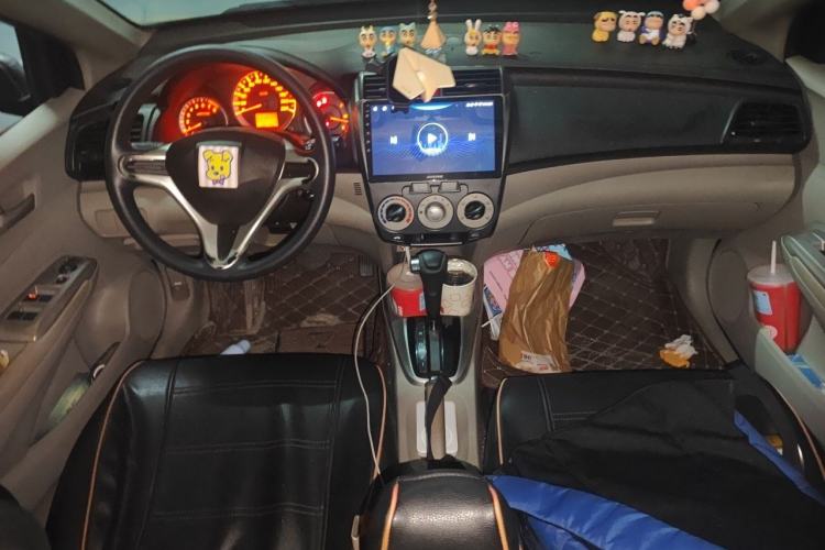 Used Honda City Classic 2011 1.5L Automatic Elite Edition Center Console