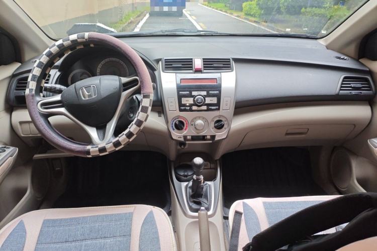 Used Honda City Classic 2011 1.5L Manual Elite Edition Center Console