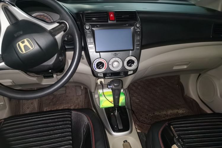 Used Honda City Classic 2011 1.5L Automatic Elite Edition Center Console