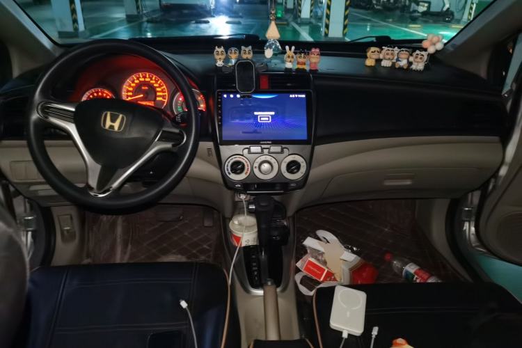 Used Honda City Classic 2011 1.5L Automatic Elite Edition Center Console