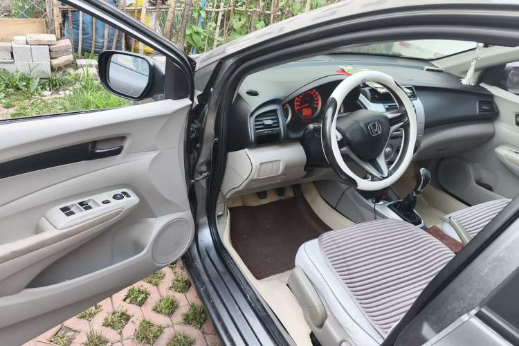 Used Honda City Classic 2011 1.5L Manual Elite Edition Driver Seat
