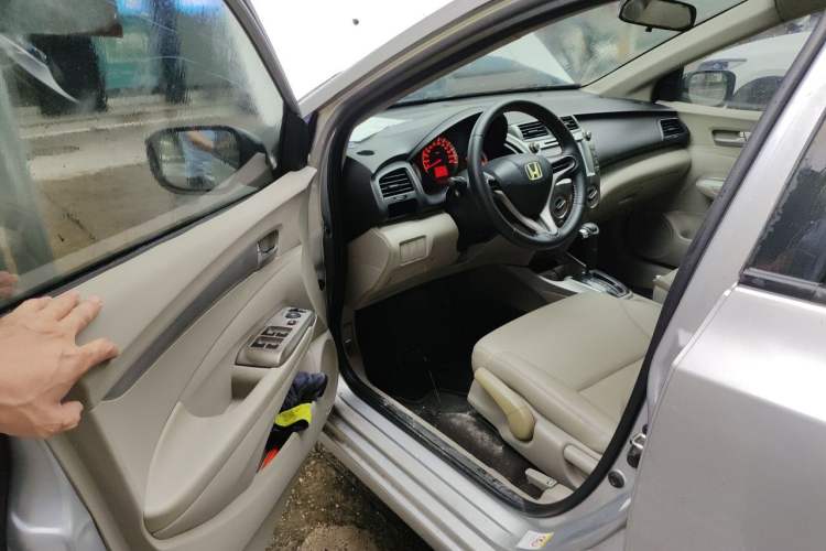 Used Honda City Classic 2011 1.5L Automatic Elite Edition Driver Seat