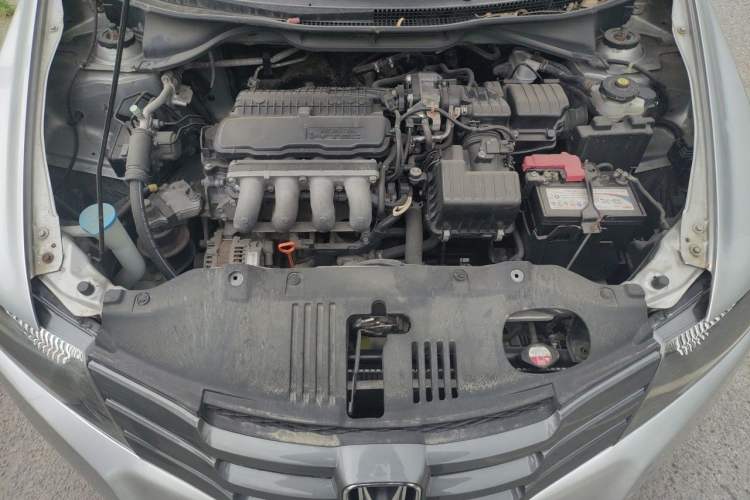 Used Honda City Classic 2011 1.5L Manual Elite Edition Engine Bay