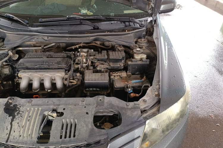 Used Honda City Classic 2011 1.5L Automatic Elite Edition Engine Bay Left