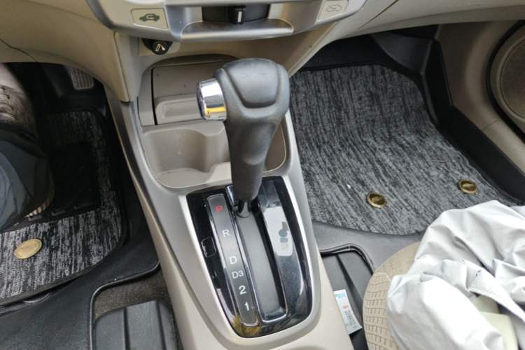 Used Honda City Classic 2011 1.5L Automatic Elite Edition Gear Lever