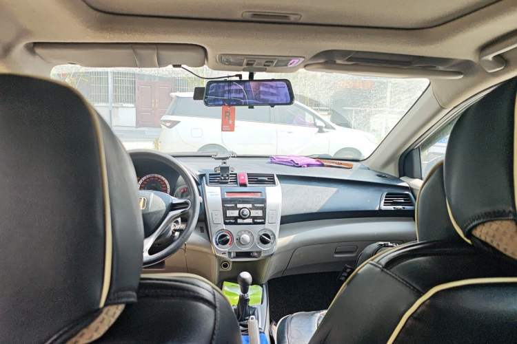 Used Honda City Classic 2011 1.5L Manual Elite Edition Headliner
