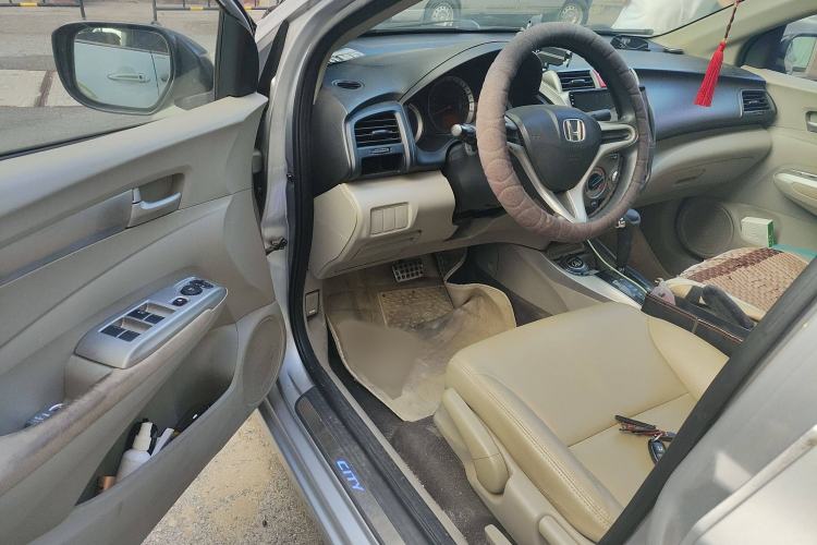 Used Honda City Classic 2011 1.5L Automatic Elite Edition Interior 3