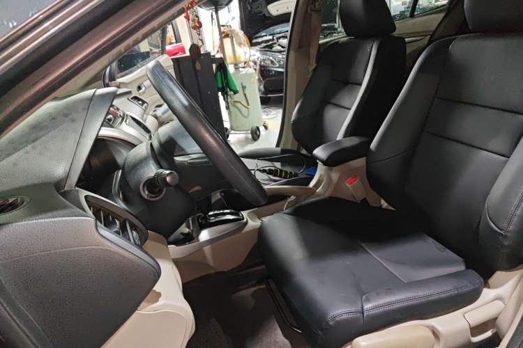 Used Honda City Classic 2011 1.5L Automatic Elite Edition Left Front Seat