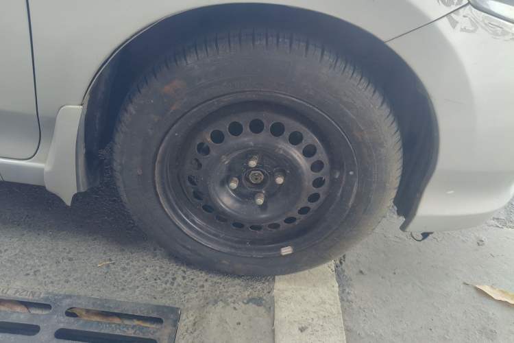 Used Honda City Classic 2011 1.5L Manual Elite Edition Right Front Wheel Hub