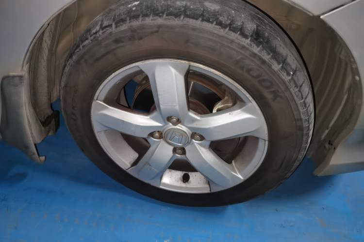Used Honda City Classic 2011 1.5L Automatic Elite Edition Right Front Wheel Hub
