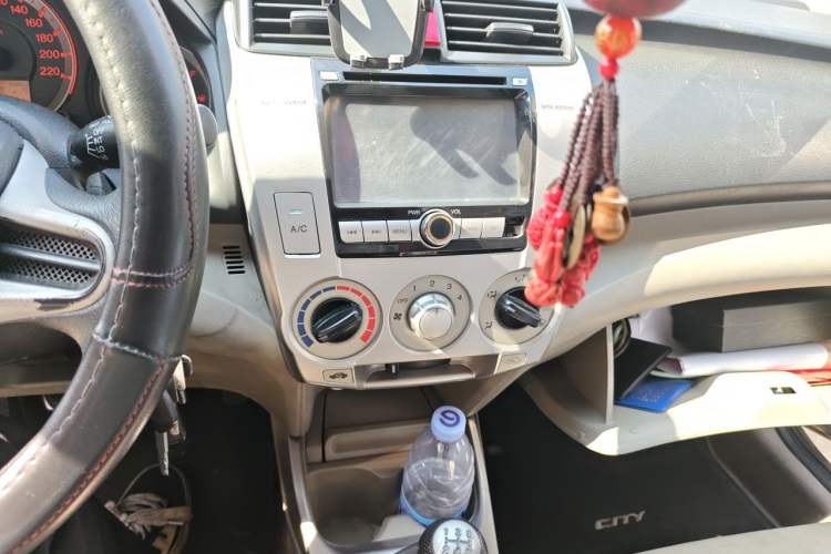 Used Honda City Classic 2011 1.5L Manual Elite Edition Audio And AC Panel