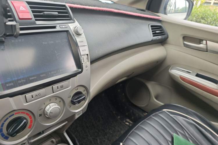 Used Honda City Classic 2011 1.5L Manual Elite Edition Audio And AC Panel