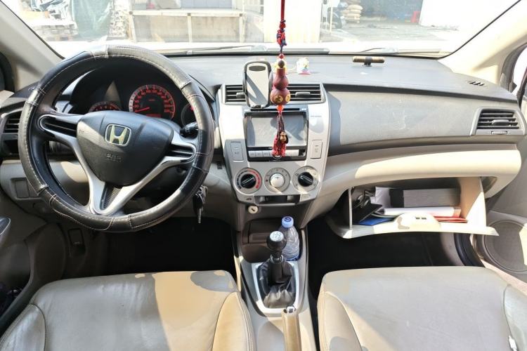 Used Honda City Classic 2011 1.5L Manual Elite Edition Center Console