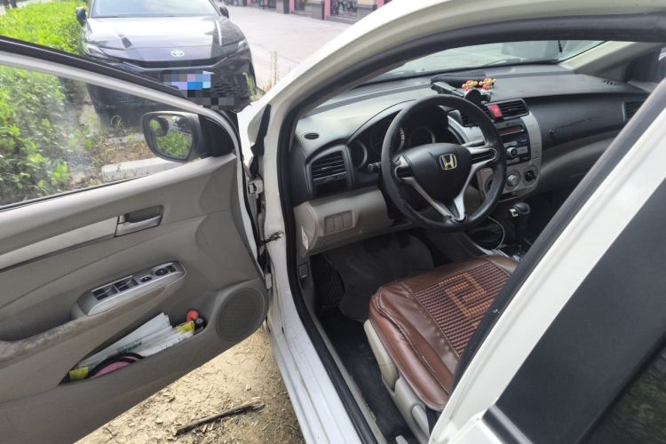 Used Honda City Classic 2011 1.5L Automatic Elite Edition Driver Seat