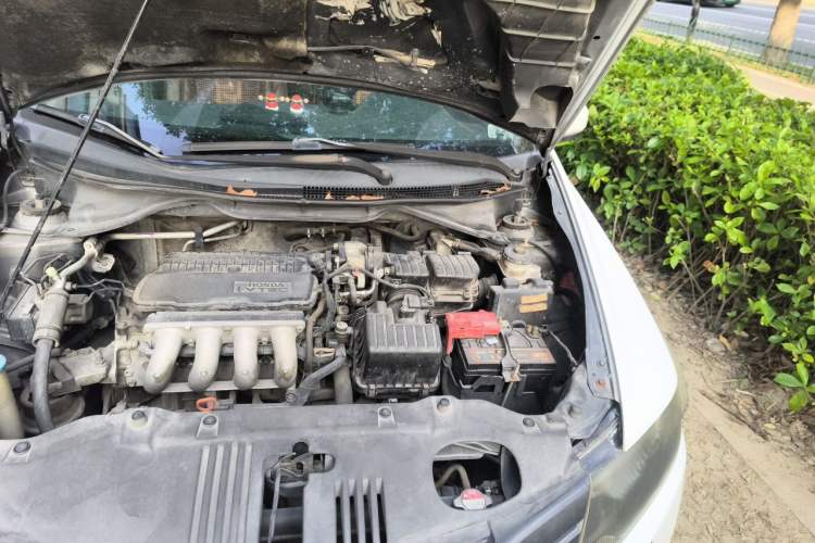 Used Honda City Classic 2011 1.5L Automatic Elite Edition Engine Bay Left