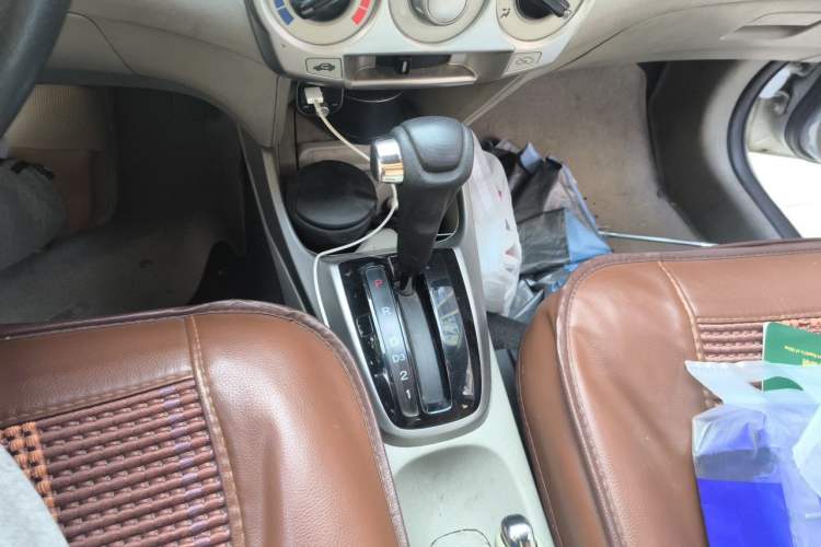 Used Honda City Classic 2011 1.5L Automatic Elite Edition Gear Lever