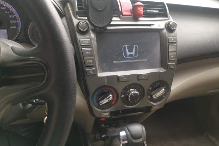 Used Honda City Classic 2012 1.5L Automatic Elite Edition Audio And AC Panel