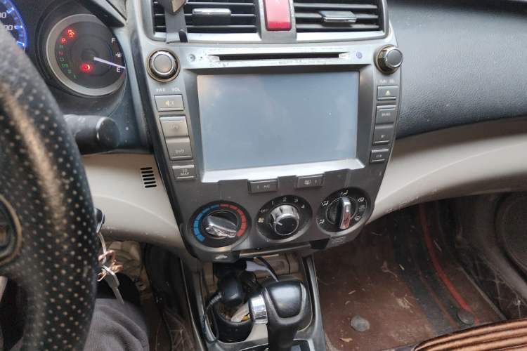 Used Honda City Classic 2012 1.5L Automatic Elite Edition Audio And AC Panel