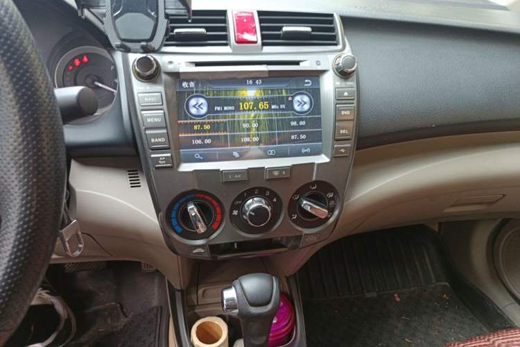 Used Honda City Classic 2012 1.5L Automatic Elite Edition Audio And AC Panel