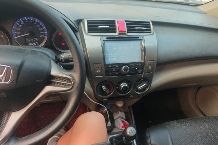 Used Honda City Classic 2012 1.5L manual Elite Edition Audio And AC Panel