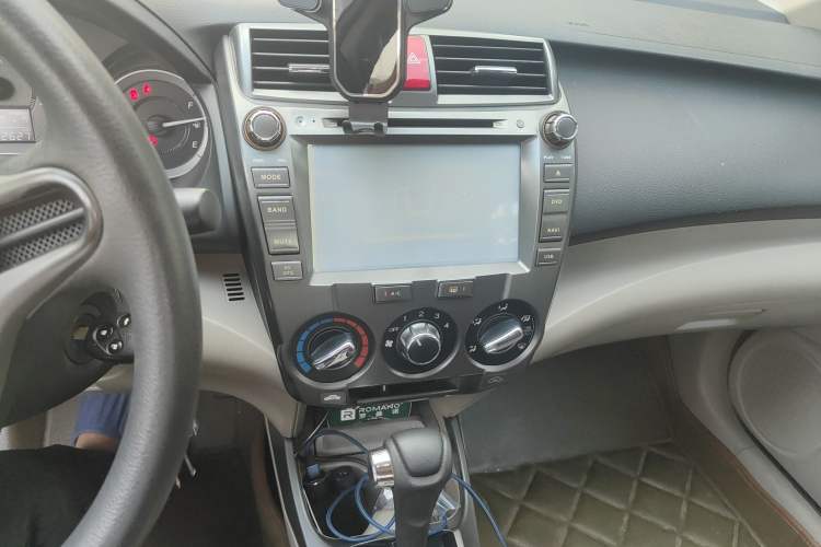 Used Honda City Classic 2012 1.5L Automatic Elite Edition Audio And AC Panel