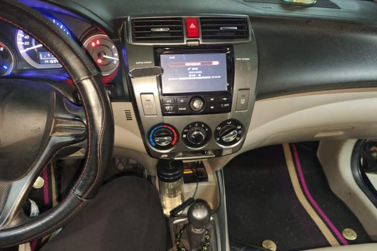 Used Honda City Classic 2012 1.5L manual Elite Edition Audio And AC Panel