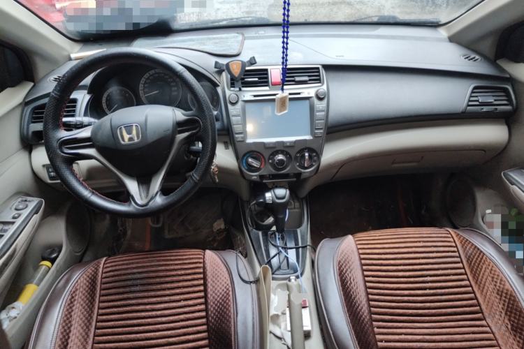 Used Honda City Classic 2012 1.5L Automatic Elite Edition Center Console