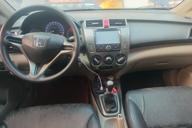 Used Honda City Classic 2012 1.5L manual Elite Edition Center Console