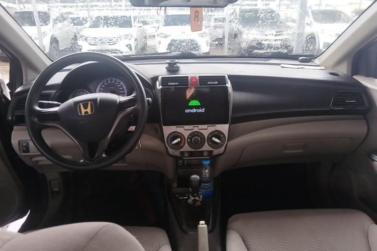Used Honda City Classic 2012 1.5L manual Elite Edition Center Console