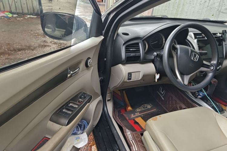 Used Honda City Classic 2012 1.5L Automatic Elite Edition Driver Seat
