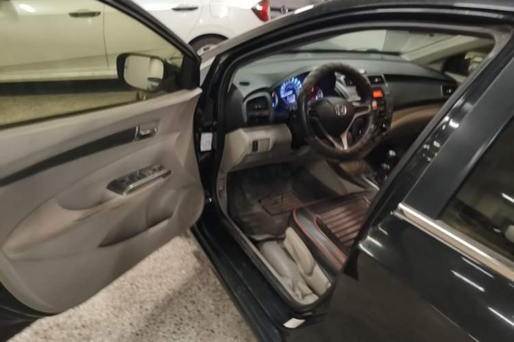 Used Honda City Classic 2012 1.5L manual Elite Edition Driver Seat
