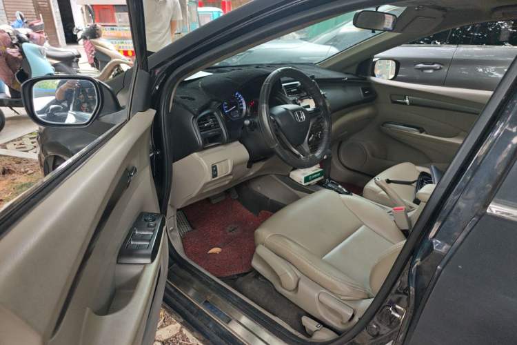 Used Honda City Classic 2012 1.5L Automatic Elite Edition Driver Seat
