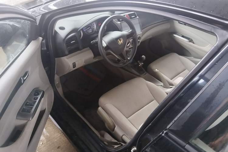 Used Honda City Classic 2012 1.5L manual Elite Edition Driver Seat