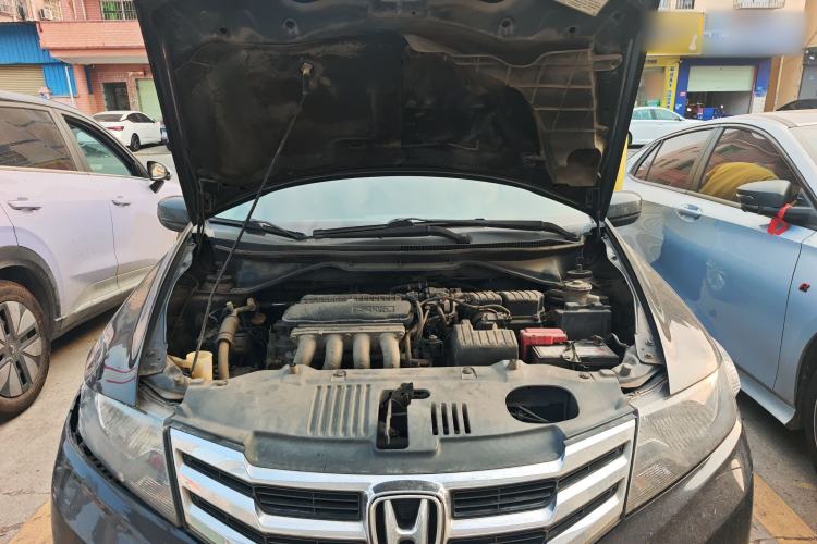 Used Honda City Classic 2012 1.5L manual Elite Edition Engine Bay