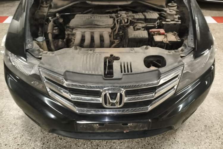 Used Honda City Classic 2012 1.5L manual Elite Edition Engine Bay