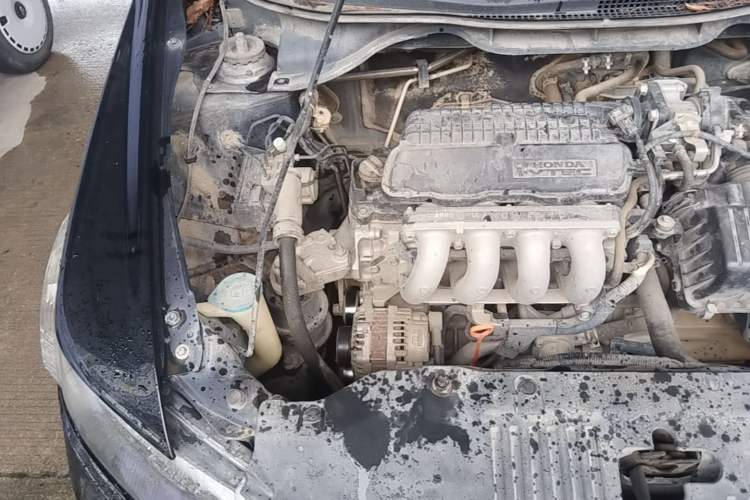 Used Honda City Classic 2012 1.5L manual Elite Edition Engine Bay Right