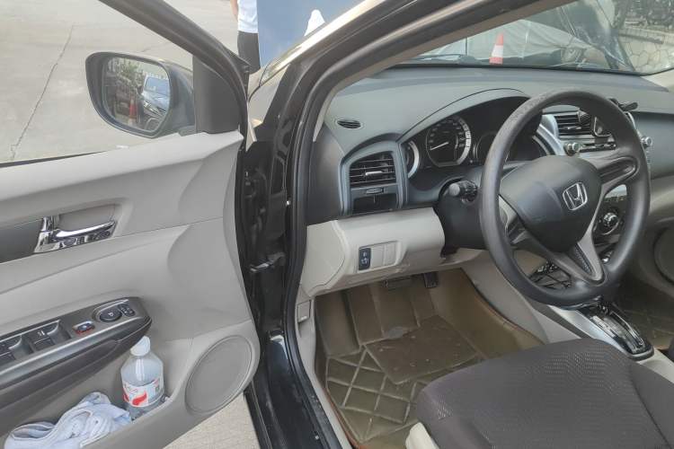 Used Honda City Classic 2012 1.5L Automatic Elite Edition Interior 3