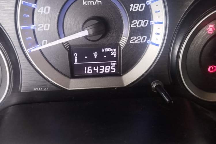 Used Honda City Classic 2012 1.5L manual Elite Edition Odometer Close Up
