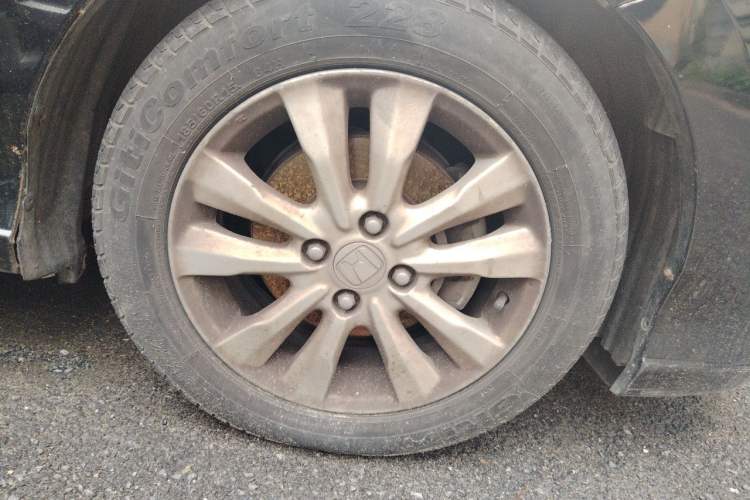 Used Honda City Classic 2012 1.5L manual Elite Edition Right Front Wheel Hub