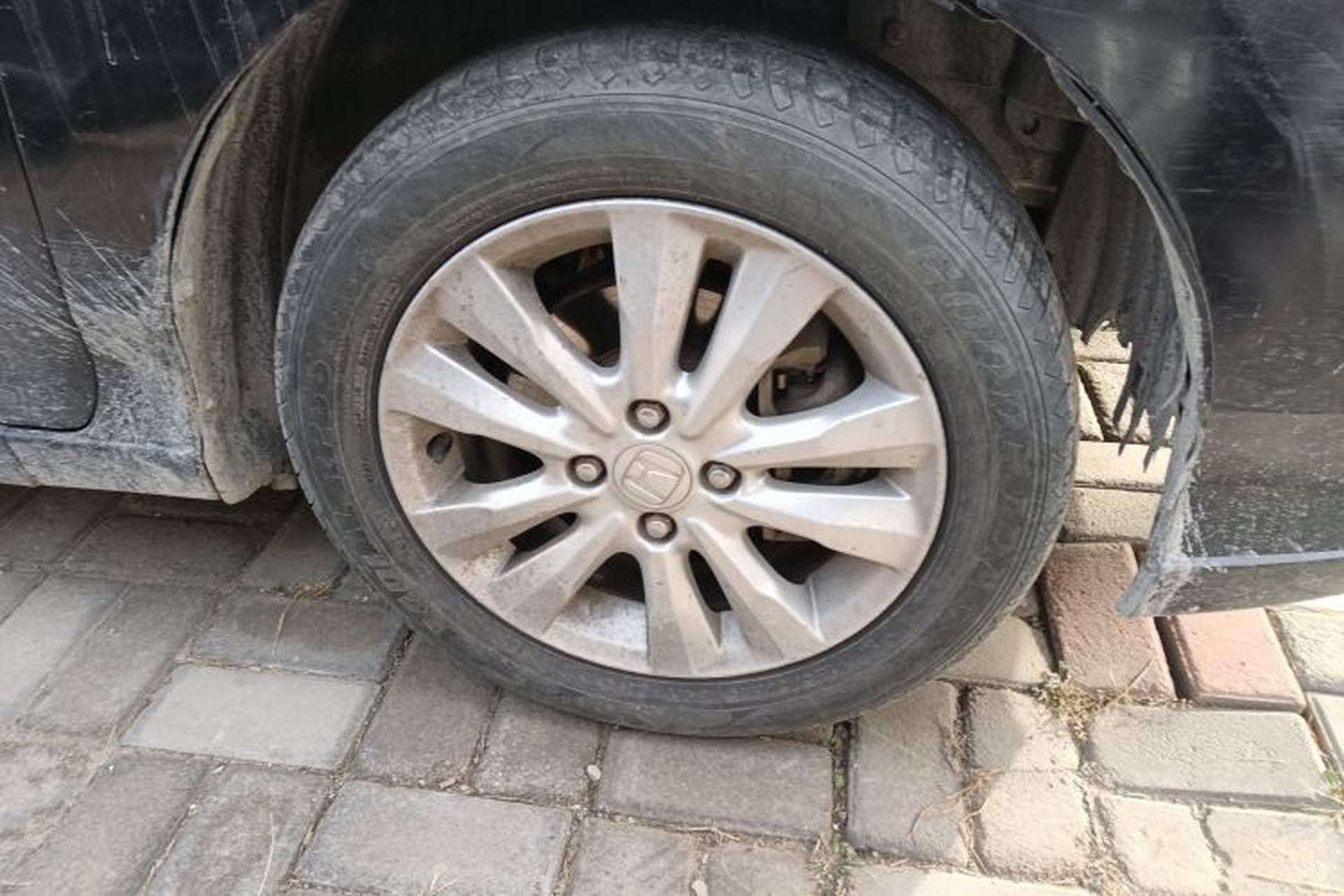 Used Honda City Classic 2012 1.5L manual Elite Edition Right Front Wheel Hub