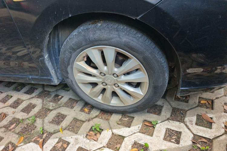 Used Honda City Classic 2012 1.5L Automatic Elite Edition Right Front Wheel Hub