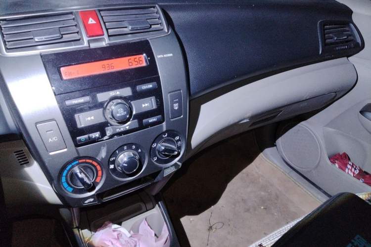 Used Honda City Classic 2012 1.5L manual Elite Edition Audio And AC Panel