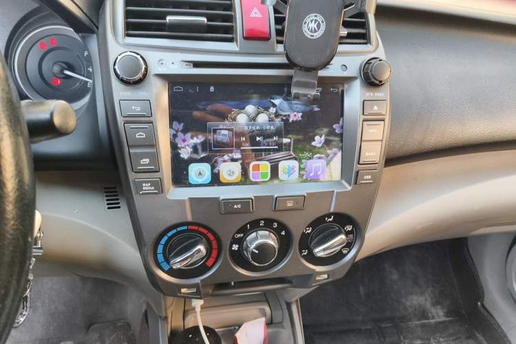 Used Honda City Classic 2012 1.5L manual Elite Edition Audio And AC Panel