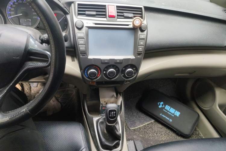 Used Honda City Classic 2012 1.5L manual Elite Edition Audio And AC Panel