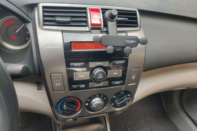 Used Honda City Classic 2012 1.5L manual Comfort version Audio And AC Panel